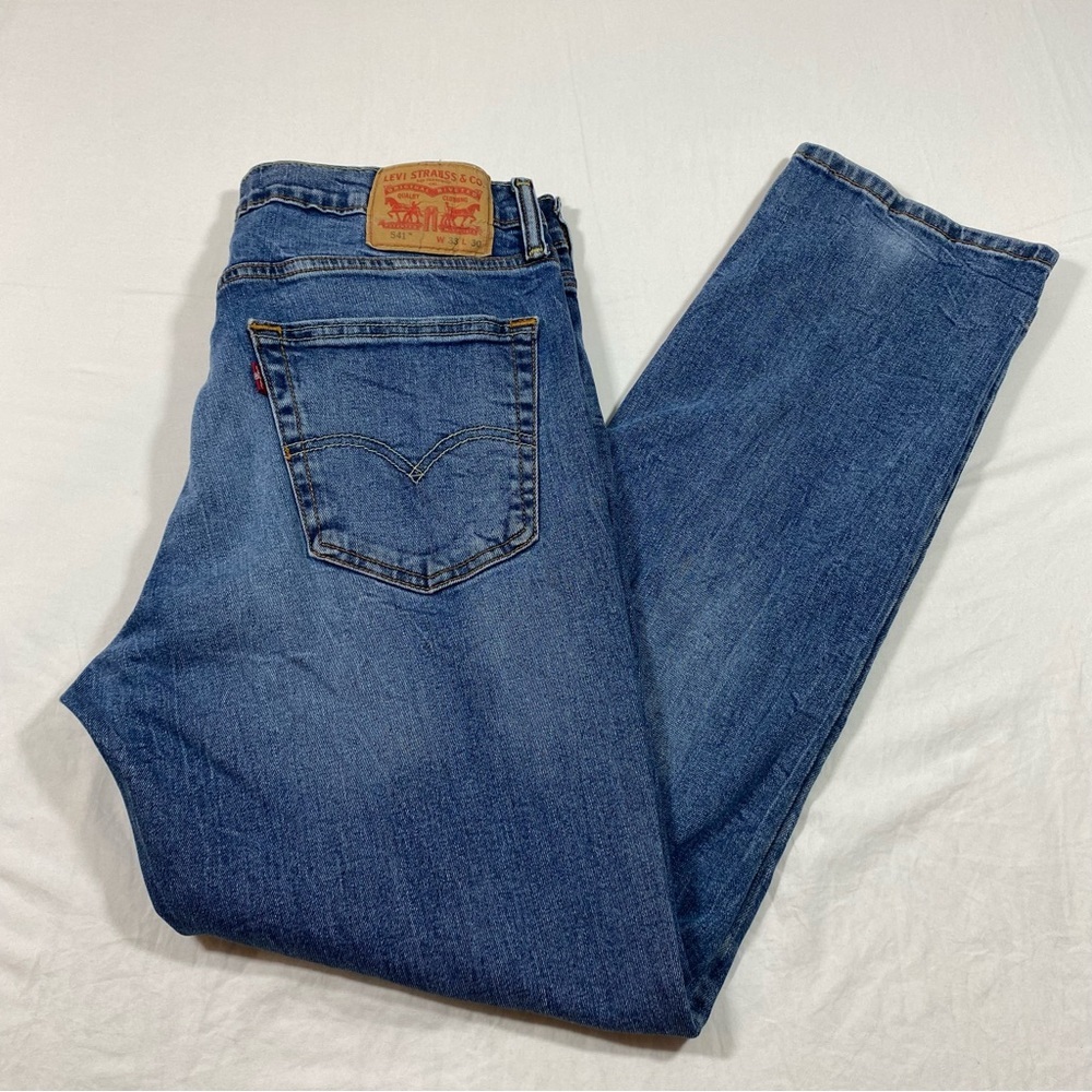 Levi’s 541 Denim Jeans Men’s Blue Jeans 33-30 Straight leg Jeans unisex